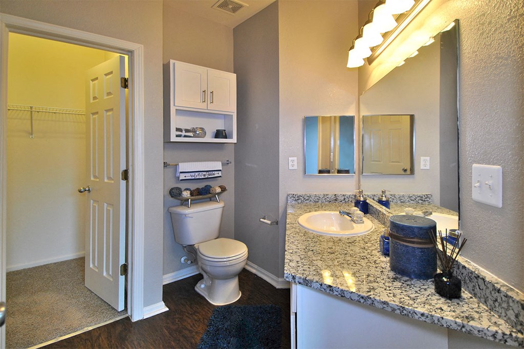 fairlane town center apartments bathroom