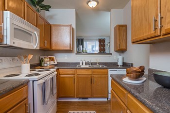 fairlane town center apartments kitchen - Photo Gallery 15