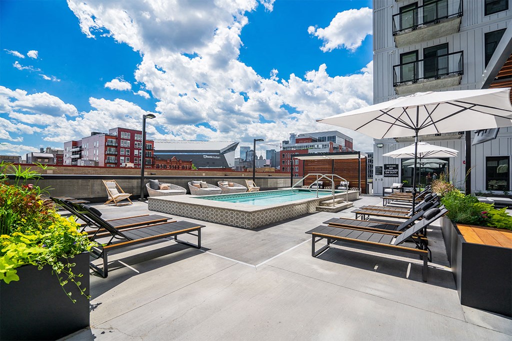 forte on the park apartments rooftop pool