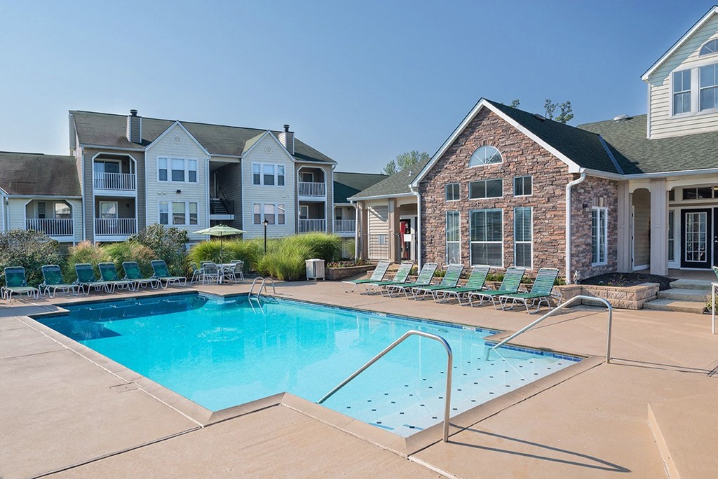 the preserve at ballantyne commons resort style swimming pool