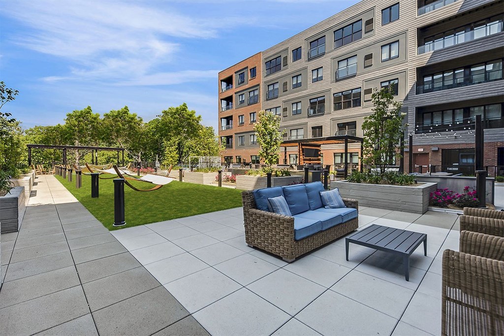 Albion Highland Park Outdoor Lounge