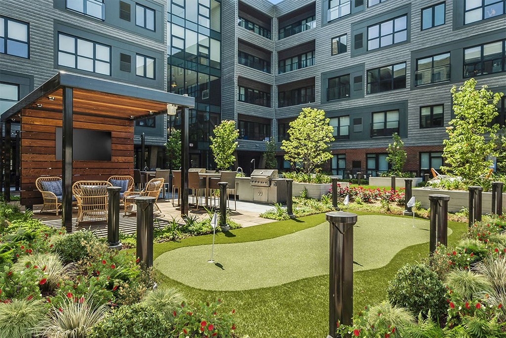 Albion Highland Park Putting Green