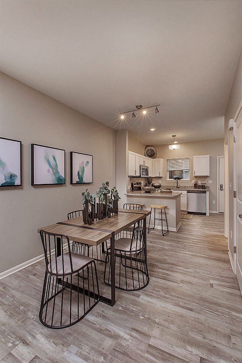Midtown Pointe Dining Room and Kitchen