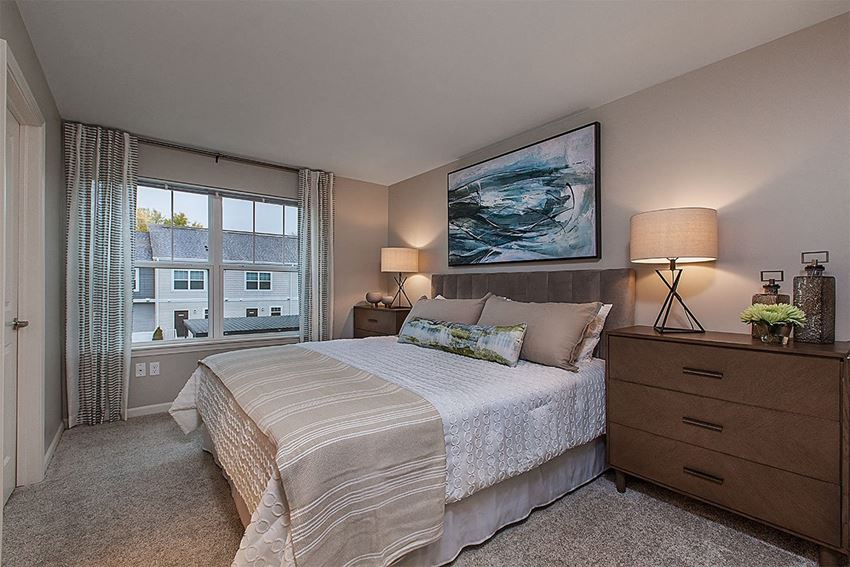 Midtown Pointe Apartment Bedroom
