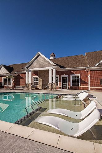 Midtown Pointe Poolside Sundeck