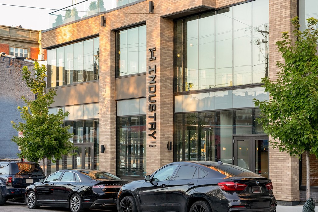 the building in which the hotel is located