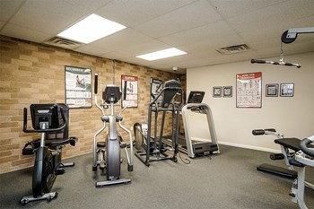 Pine Crossing Apartments Gym - Photo Gallery 17