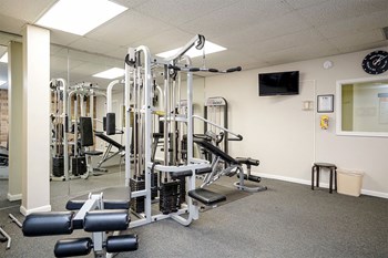 Pine Crossing Apartments Workout Room - Photo Gallery 15