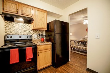 Pine Crossing Apartments Kitchen - Photo Gallery 2