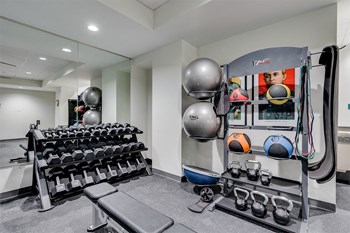 The Donegan Saint Paul Apartments Fitness Area - Photo Gallery 20