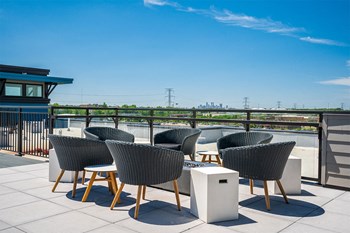 the isaac apartments roseville minnesota rooftop firepit - Photo Gallery 38