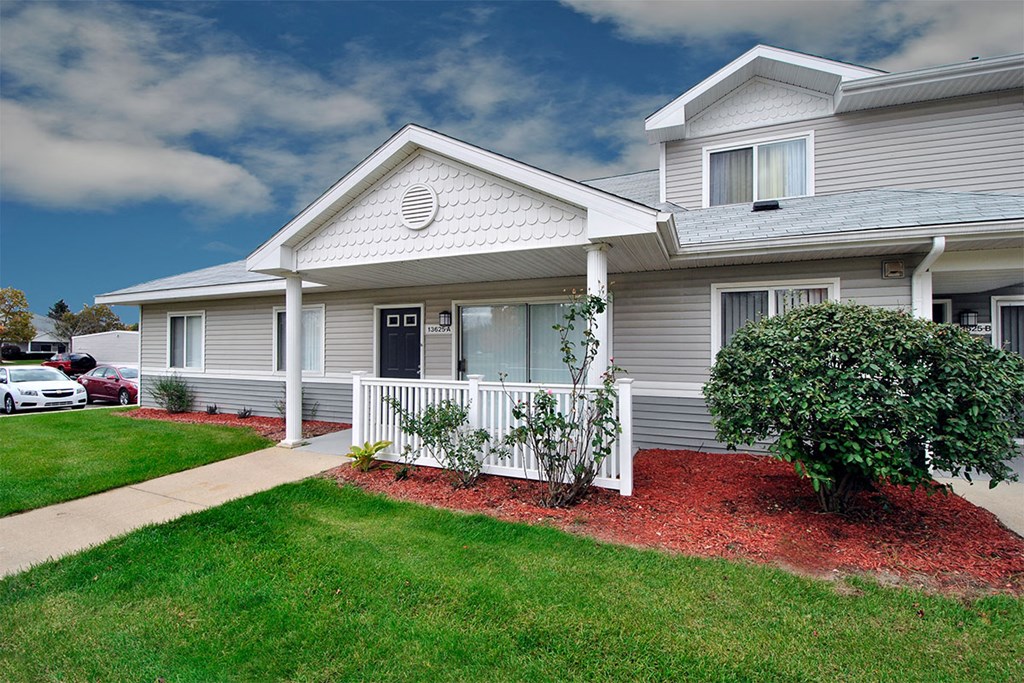 the lakes of holland apartments