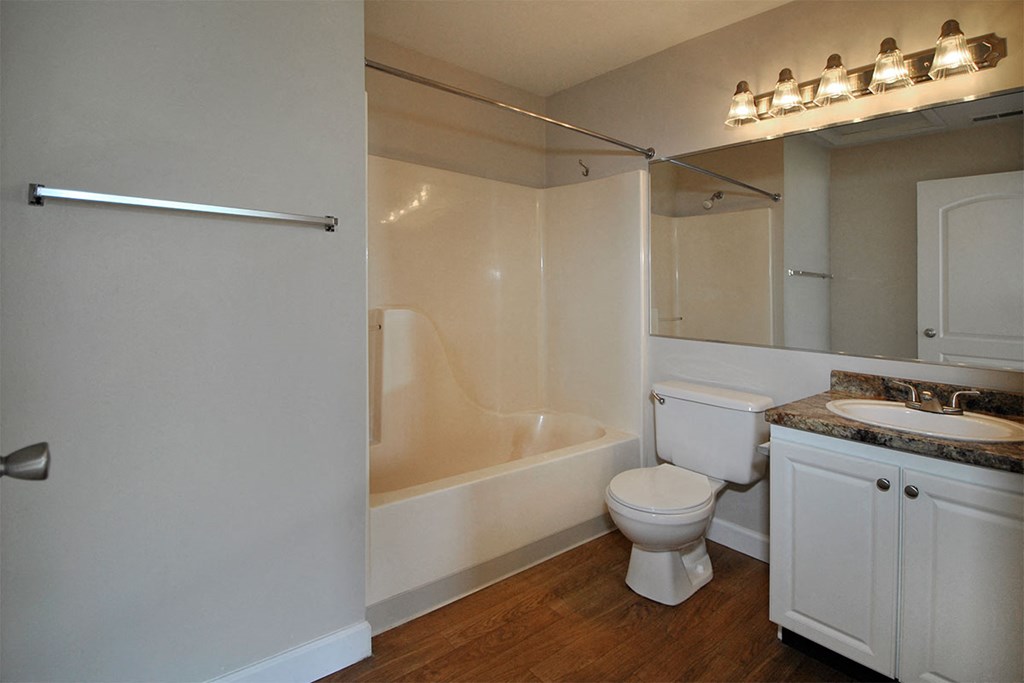 the lakes of holland apartments bathroom