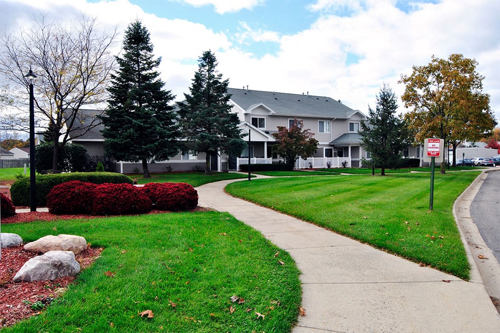 the lakes of holland apartments