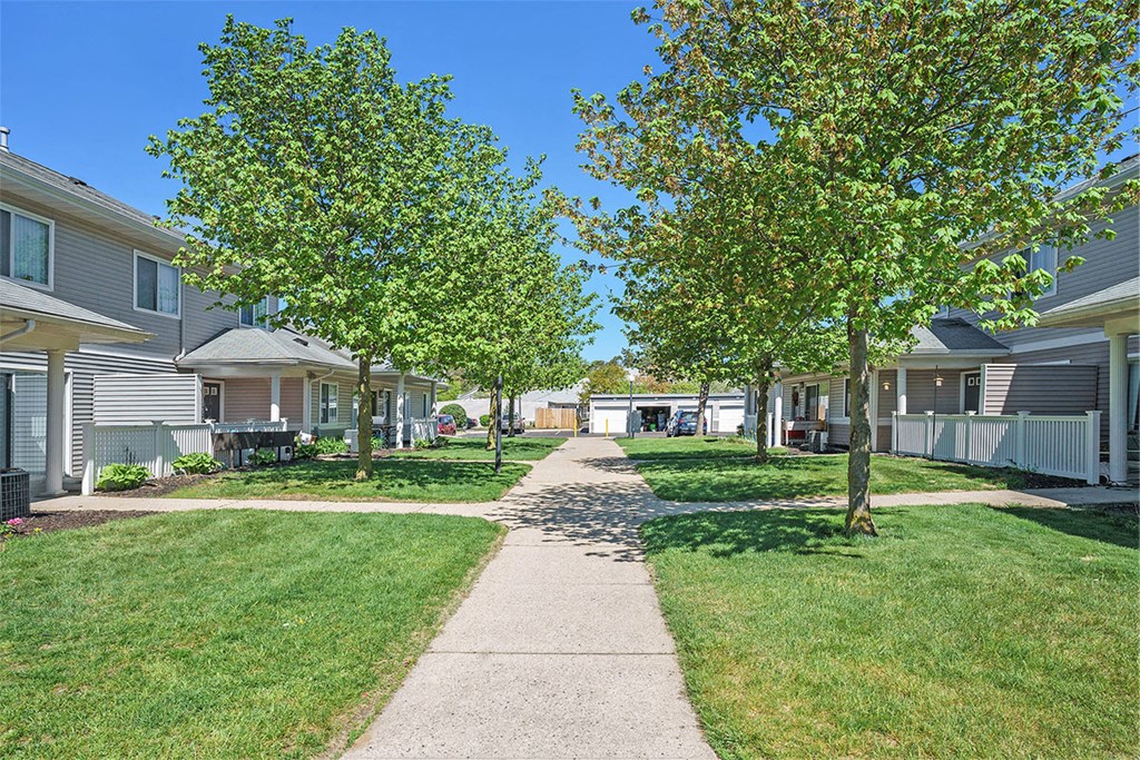 the lakes of holland apartments walkway