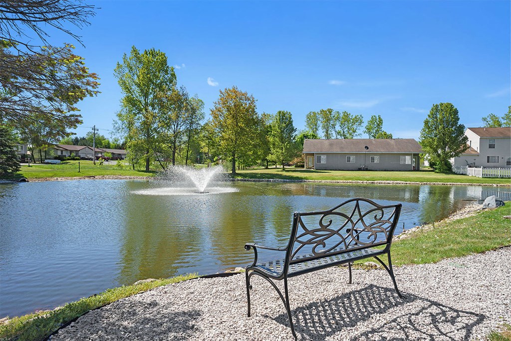 the lakes of holland apartments park