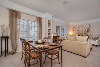 the orchard apartments dining area - Photo Gallery 13