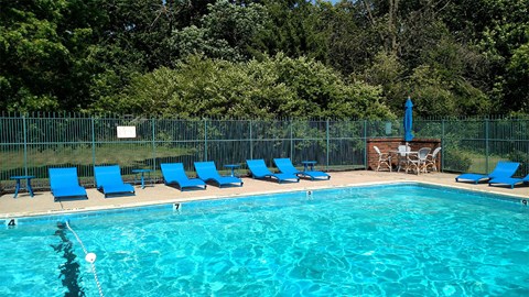 the view apartment and townhomes pool