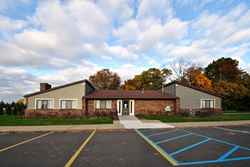 the view apartment and townhomes leasing office building - Photo Gallery 3