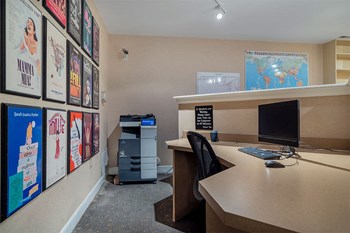 time square apartments business center - Photo Gallery 19