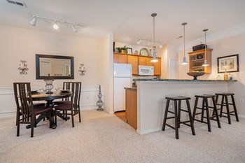 time square apartments dining area and kitchen - Photo Gallery 12