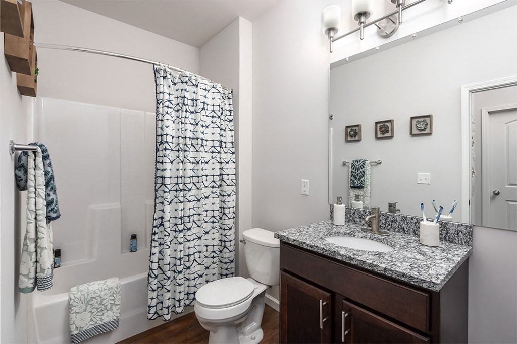 turtle creek apartments bathroom