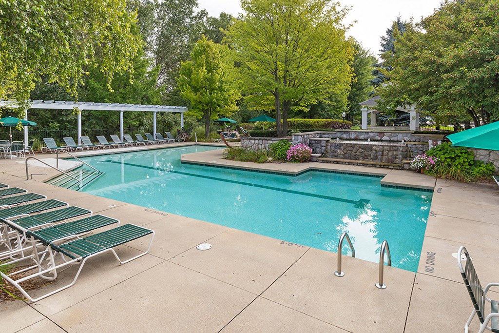 the swimming pool at the resort at governors residence