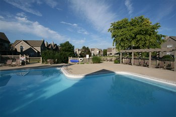 camden place apartments pool - Photo Gallery 28