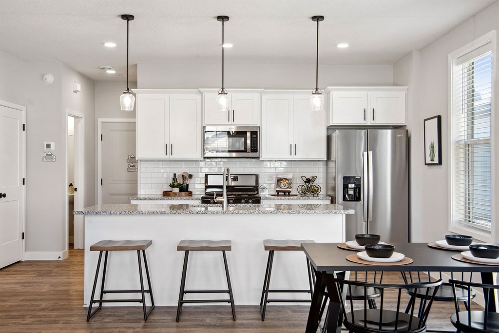 Canvas at Inver Grove _ Kitchen and Dining