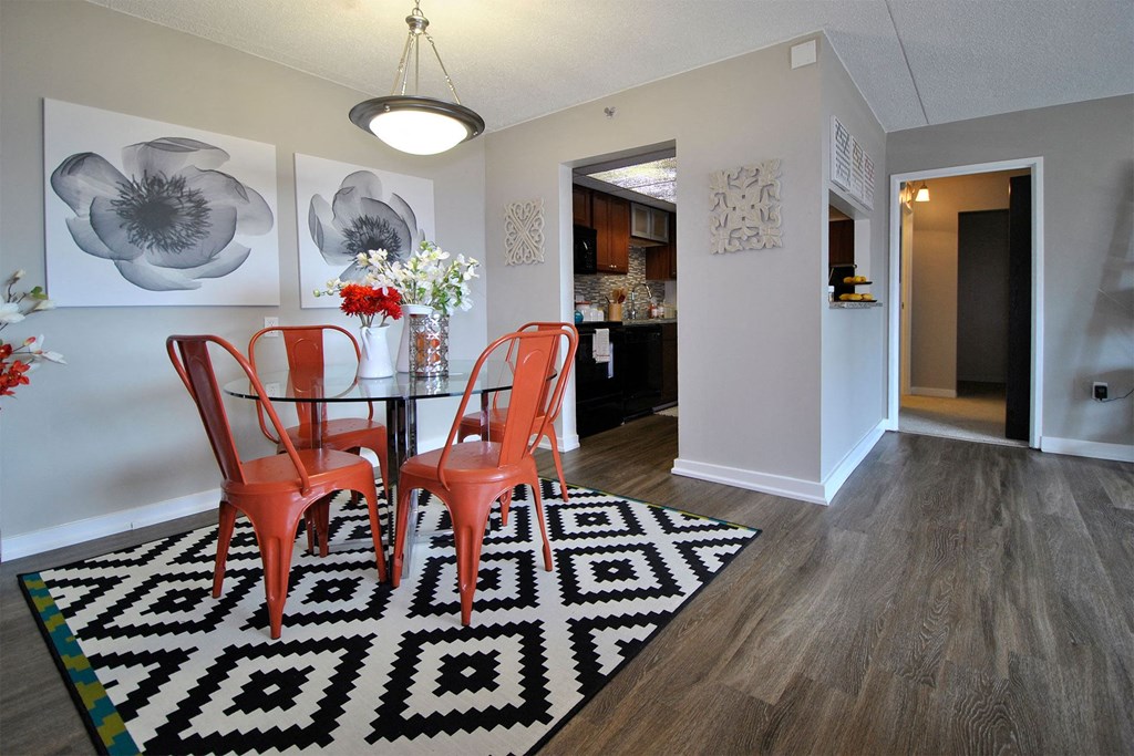 Detroit City Apartments Dining Area