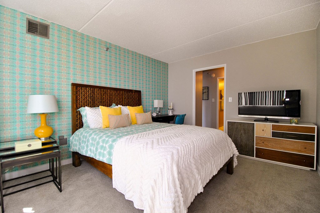 Detroit City Apartments Bedroom