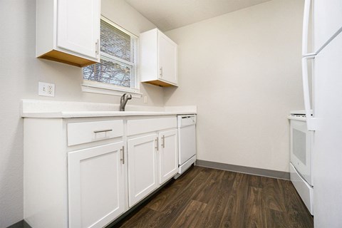 The Vista Apartments and Townhomes Renovated Kitchen