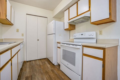 The Vista Apartments and Townhomes Classic Kitchen