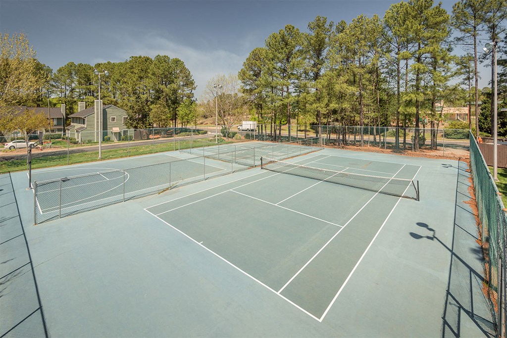 treybrooke at the park apartments tennsi court