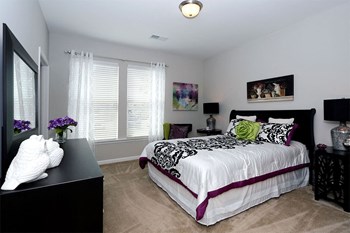 vinings at carolina bays apartments bedroom - Photo Gallery 7
