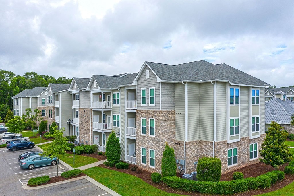 vinings at carolina bays exterior