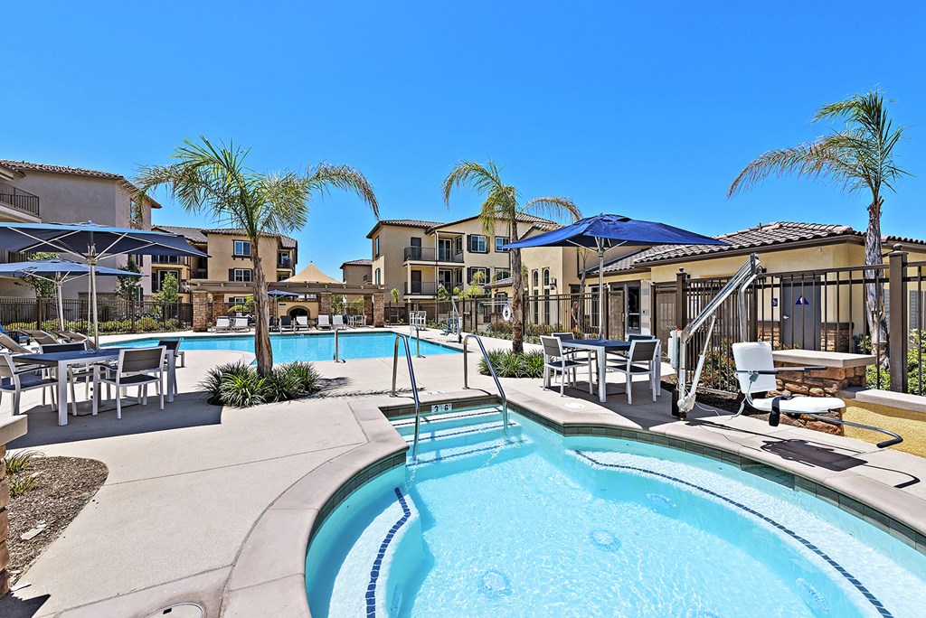 Pool & Spa at LEVANTE APARTMENT HOMES, Fontana