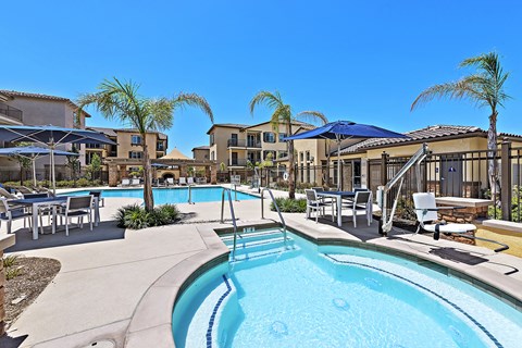 Pool & Spa at LEVANTE APARTMENT HOMES, Fontana