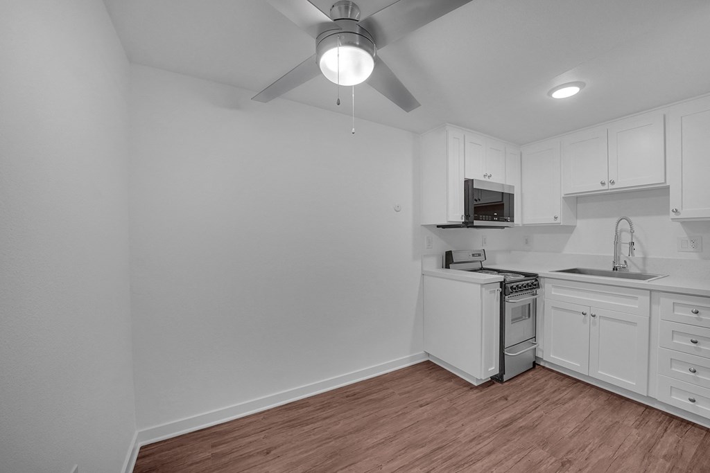 Heritage Plaza Apartment Homes Kitchen