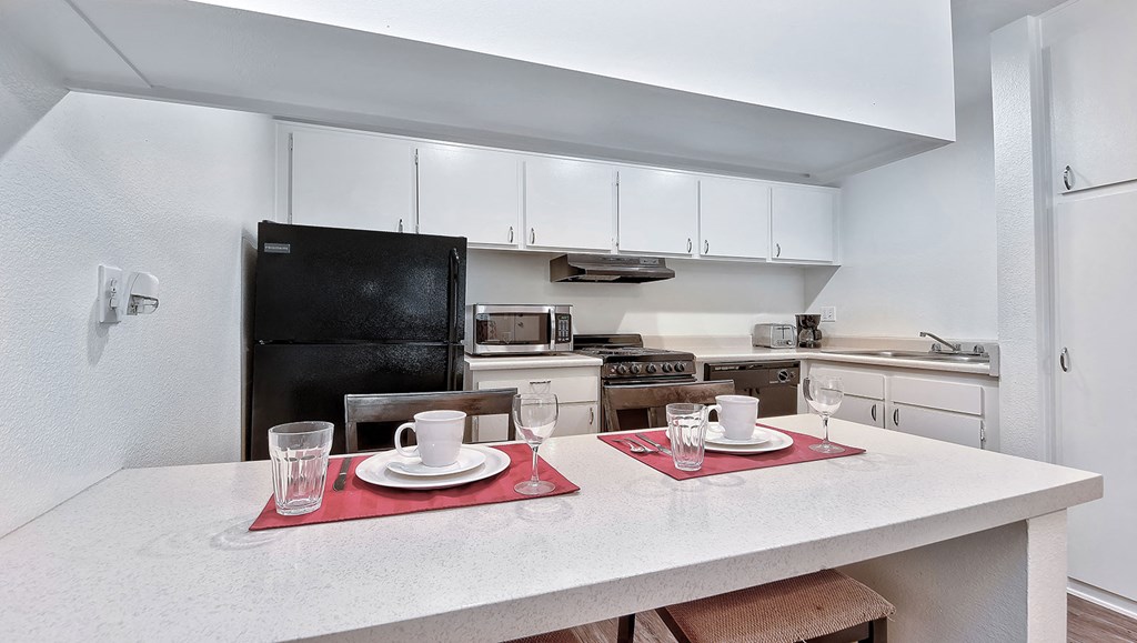 Fully Furnished Kitchen Fully Furnished Kitchen at CENTREPOINTE, Colton, CA