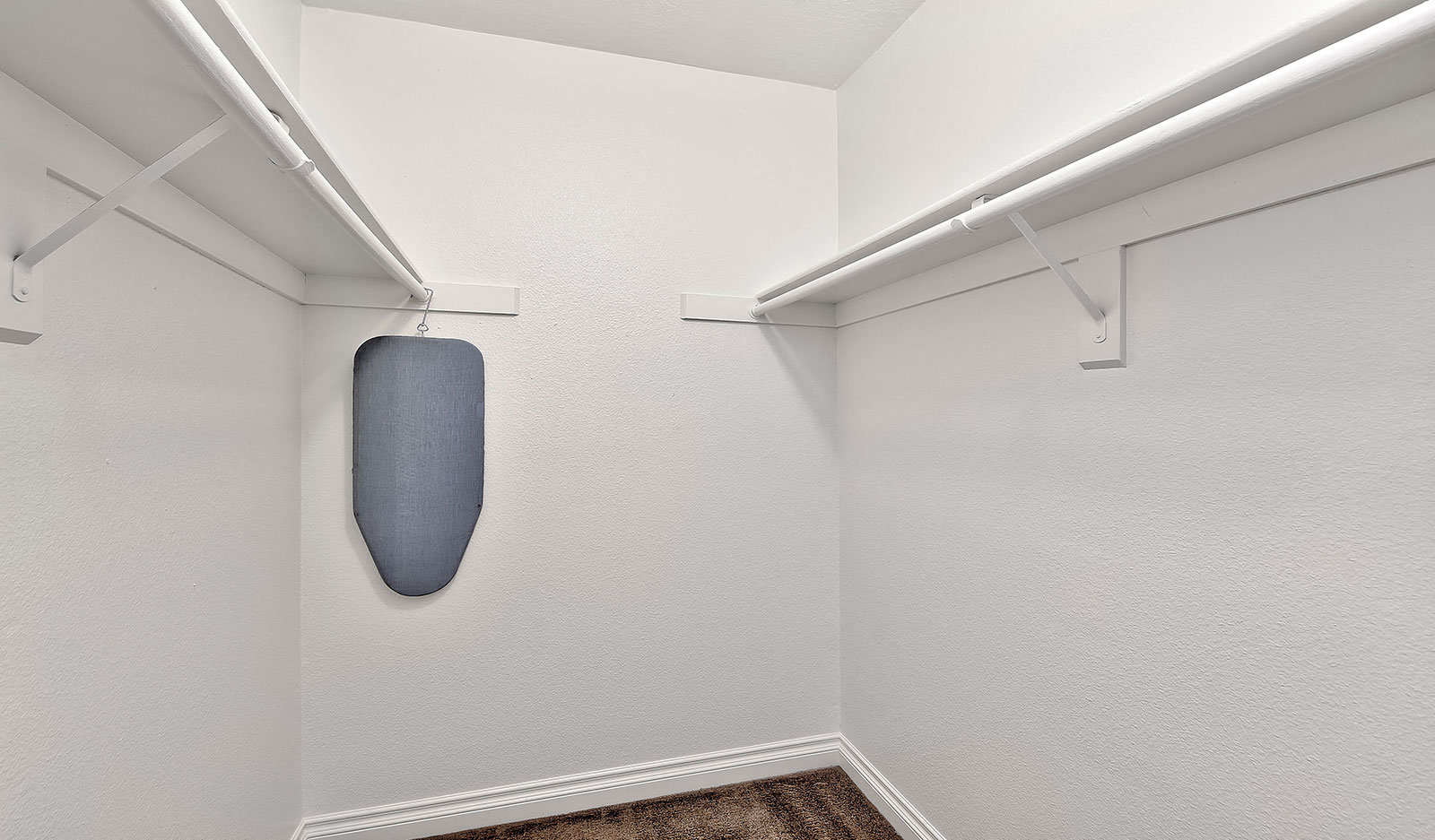 Centrepointe Apartments - Spacious Walk-in Closets