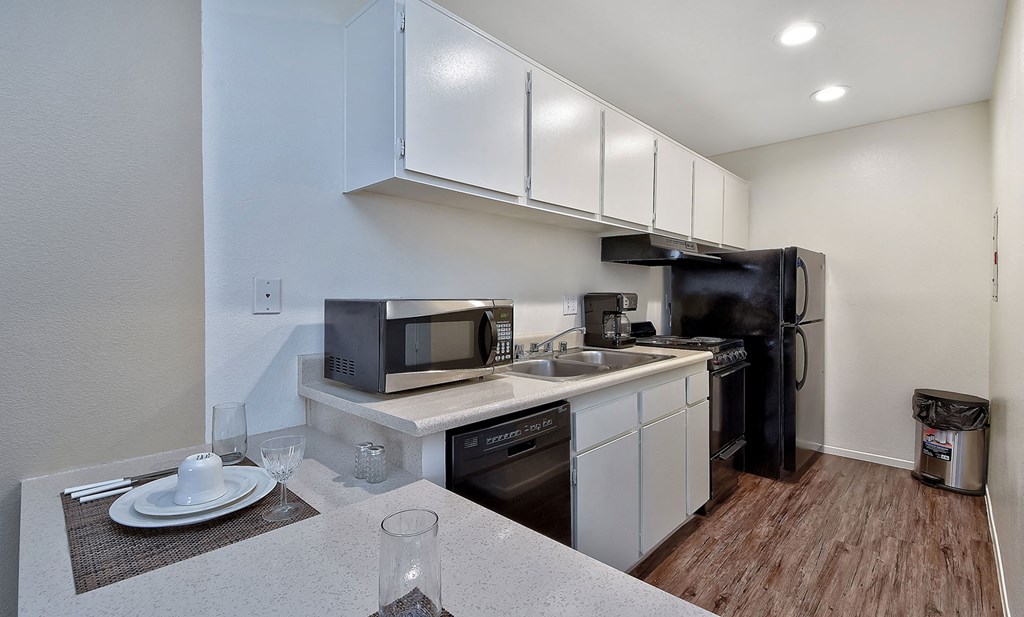 Fully-Equipped Kitchens at CENTREPOINTE, California