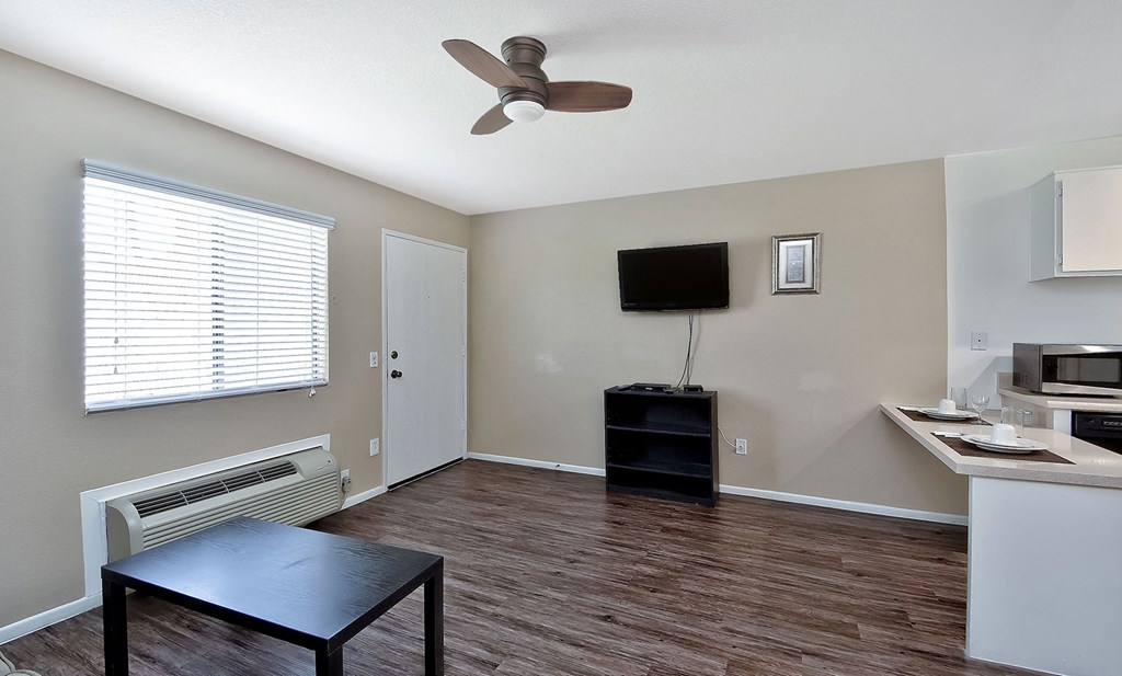 Large Rooms at CENTREPOINTE, Colton, 92324