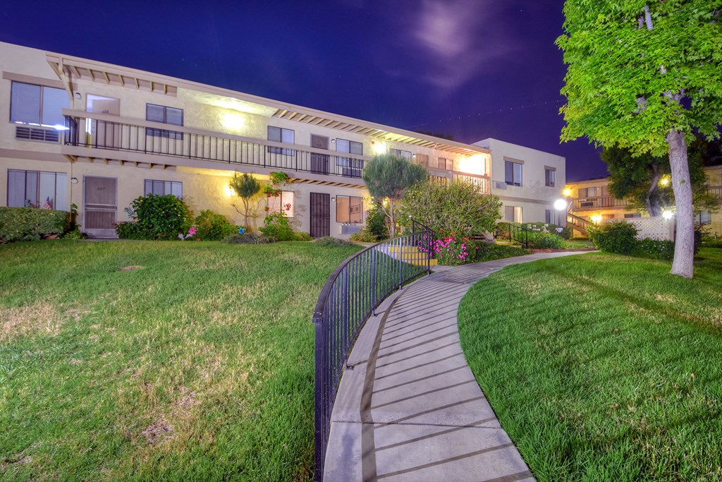 Heritage Plaza Walkway