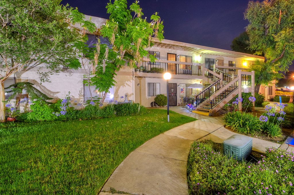 Heritage Plaza Walkway