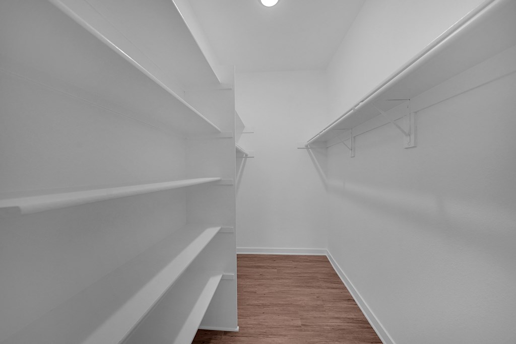 Heritage Plaza Apartment Homes Closet