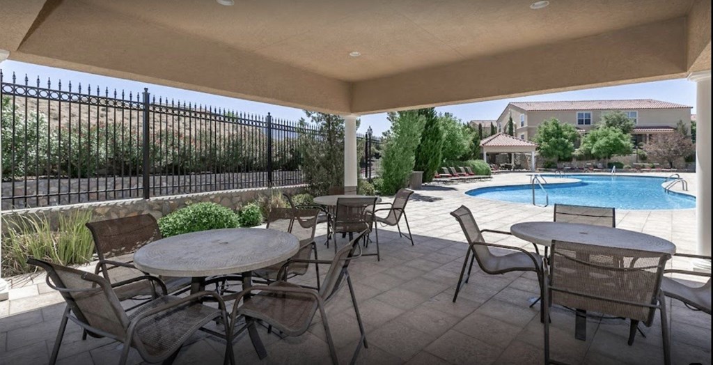 Resort Style Swimming Pool