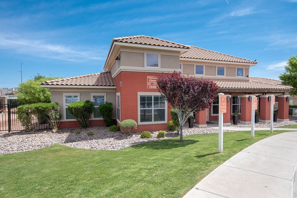 brick southern archetecture leasing office