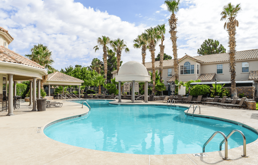 Resort Style Swimming Pool