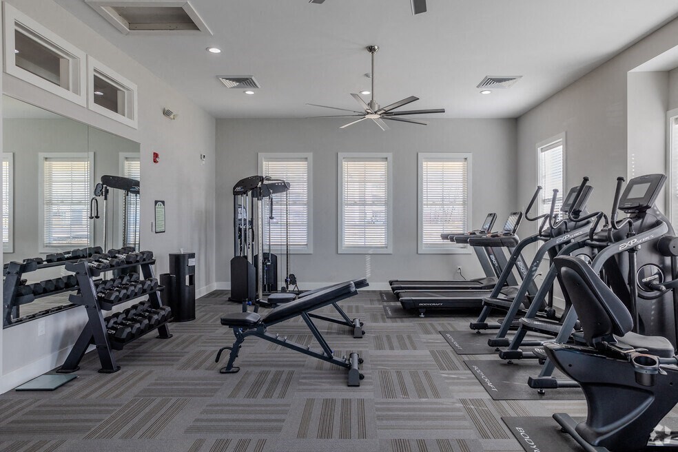 the gym at the monarch luxury apartments